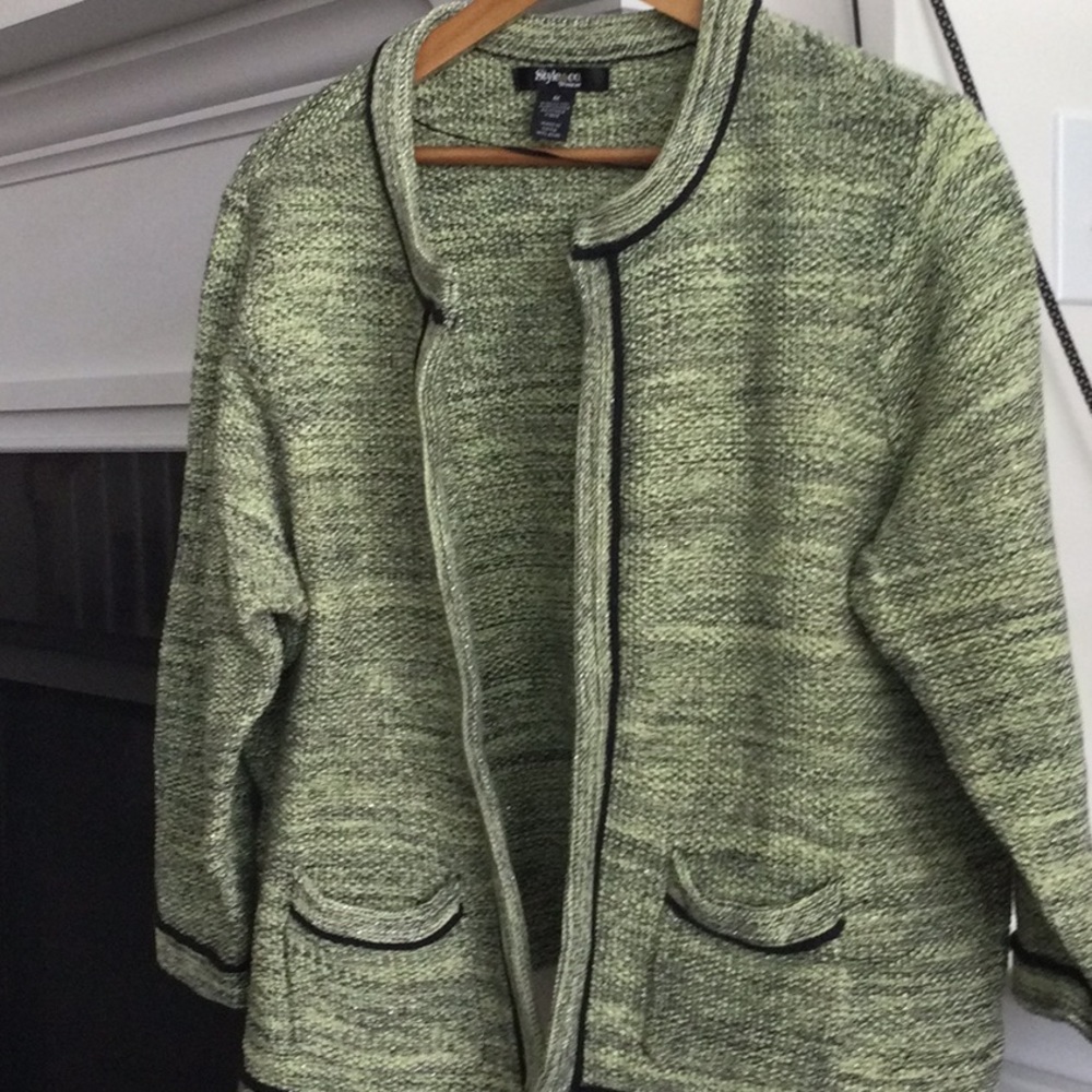 Vintage warm sweater cardigan in light green black trim - Picture 2 of 5